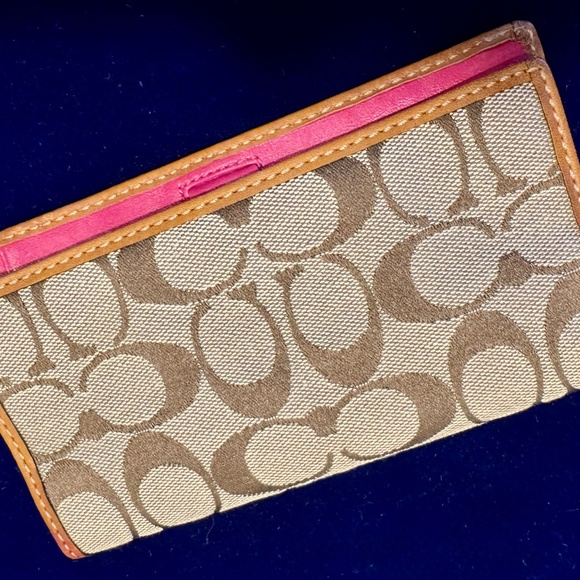 Coach Leather Wallet - Picture 3 of 3